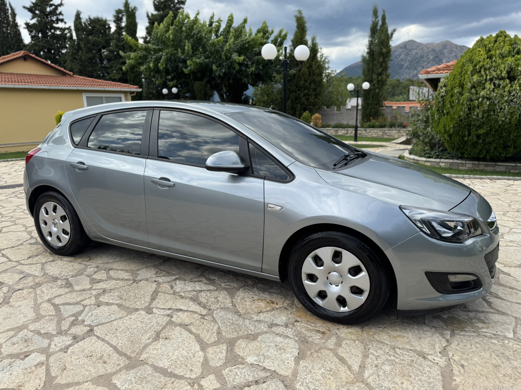 astra 1