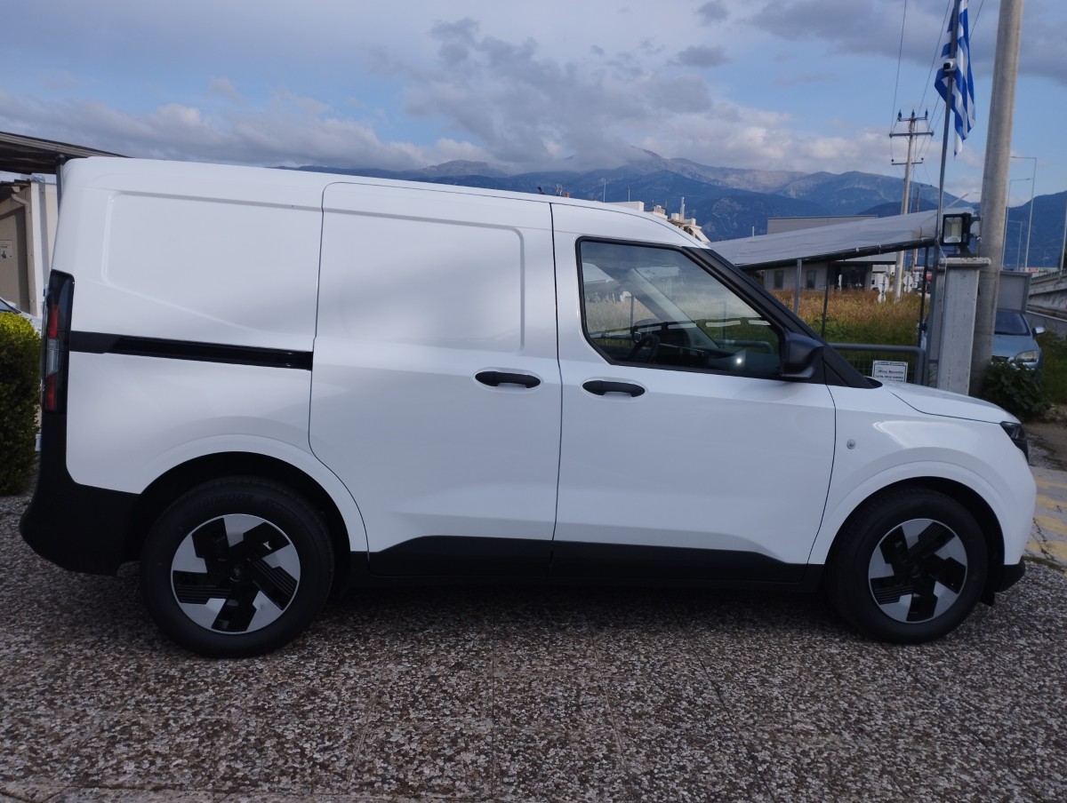 Transit Courier Van Trend Electric